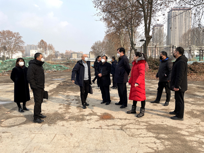 2月8日，西安市资规局莲湖分局谷志毅局长、马宏伟副局长及相关领导来企调研总部经济区项目进展情况。在听取陈西功董事长对项目情况的汇报后，谷志毅局长表示，资规局将竭力做好职能工作，加快各项手续的办理，为总